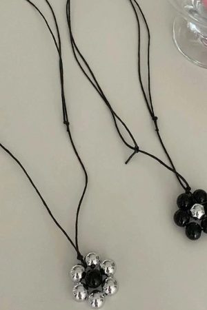 Sweetheart Korean Flower Pendant Necklace, Long Pullable Sweater Chain, Trendy Ins Style Accessory for Girls
