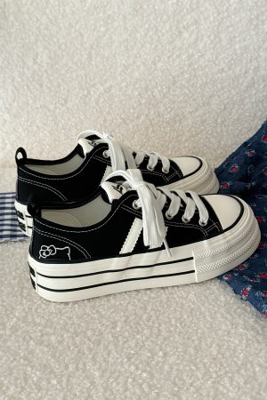 Thick-Soled Canvas Slip-On Shoes for Women - Versatile Little White Shoes in 2025 New Style, Perfect for Casual Outfits