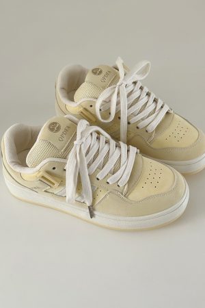 Thick-Soled Casual Bread Sneakers for Women - Trendy White Spring 2025 Footwear - Versatile Y2K Style