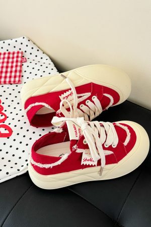 Thick-Soled Round-Toe Canvas Loafers for Summer 2025 - Breathable White Slippers for Stylish Comfort