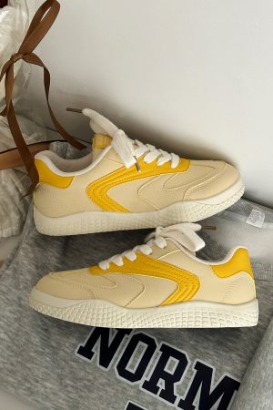 Thick-Soled White Sneakers for Women - Versatile Casual Style, 2025 Spring Collection, Trending Student Fashion