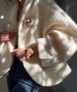 Thick White Short Woolen Coat with Gentle Lapel - Elegant Winter Outerwear for Chic Style