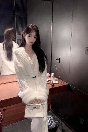 Thickened Knitted Cardigan for Women with Fox Fur Collar and Belt - Winter Fashion Layering Piece