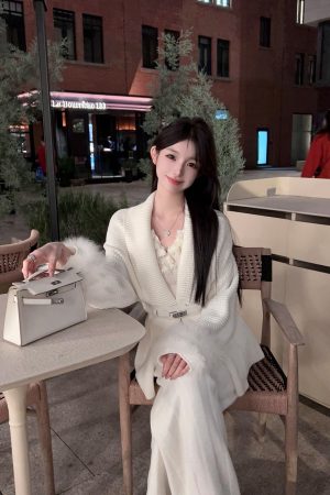 Thickened Knitted Cardigan for Women with Fox Fur Collar and Belt - Winter Fashion Layering Piece