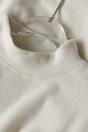 Thickened Plush Half-High Collar Warm Base Layer T-Shirt for Plus Size Women, Cozy Winter Essential, Fashionable and Comfortable