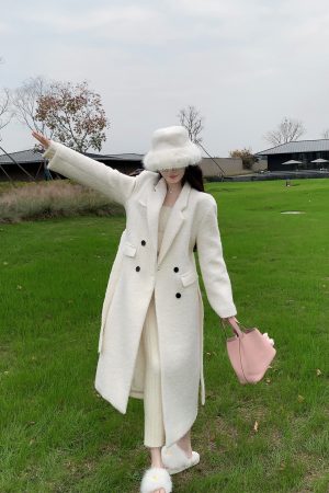 Thickened White Woolen Long Loose Waistcoat Coat for Women - Stylish Layering Essential, Perfect for Fall and Winter Fashion