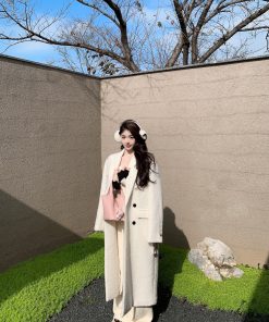 Thickened White Woolen Long Loose Waistcoat Coat for Women - Stylish Layering Essential, Perfect for Fall and Winter Fashion