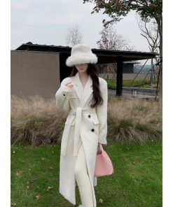 Thickened White Woolen Long Loose Waistcoat Coat for Women - Stylish Layering Essential, Perfect for Fall and Winter Fashion