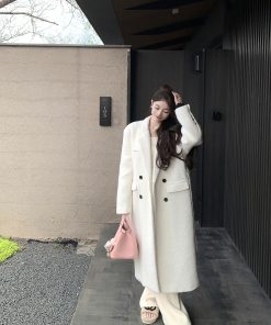 Thickened White Woolen Long Loose Waistcoat Coat for Women - Stylish Layering Essential, Perfect for Fall and Winter Fashion