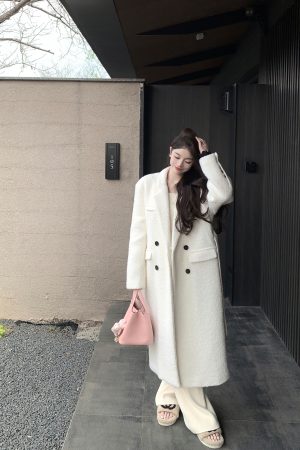 Thickened White Woolen Long Loose Waistcoat Coat for Women - Stylish Layering Essential, Perfect for Fall and Winter Fashion