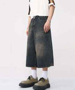 Tomboy Outfits, Lookbook Outfits - Dark Washed Jean Capri Shorts
