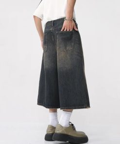 Tomboy Outfits, Lookbook Outfits - Dark Washed Jean Capri Shorts