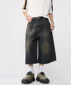 Tomboy Outfits, Lookbook Outfits - Dark Washed Jean Capri Shorts