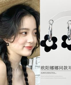 Trendy 2025 Hoop Earrings for Women - Unique Design Versatile Ear Accessories Inspired by Ouyang Nana Style