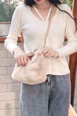 Trendy 2025 Winter Fluffy Plush Handbag for Women - Versatile Niche Crossbody Bag