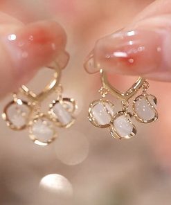 Trendy Autumn 2025 Women's Earrings - Elegant Silver Pins, High-End Niche Design, Light Luxury Accessories for Cool Style