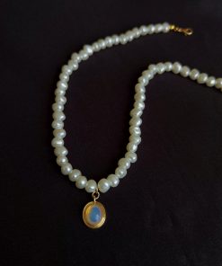 Trendy Baroque Pearl Necklace for Women with French Oval Pendant Choker â€“ Light Luxury Clavicle Chain