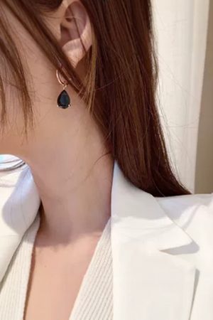Trendy Black Crystal Ear Studs â€“ Stylish Korean Influencer Earrings in Pure Silver Needle for Women