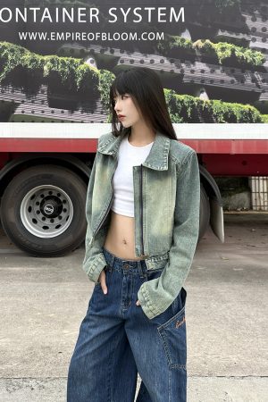 Trendy Black Denim Jacket for Women with Shoulder Pads - Vintage American Style, Short Regular Fit, Perfect for Hot Girls