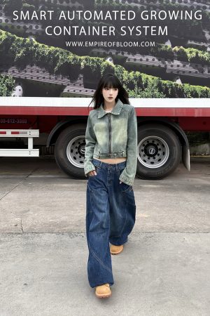 Trendy Black Denim Jacket for Women with Shoulder Pads - Vintage American Style, Short Regular Fit, Perfect for Hot Girls