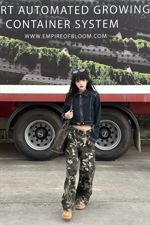 Trendy Black Denim Jacket for Women with Shoulder Pads - Vintage American Style, Short Regular Fit, Perfect for Hot Girls