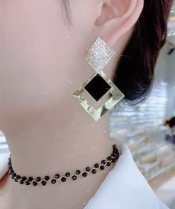 Trendy Black Geometric Diamond Drop Earrings - Retro Light Luxury Ear Accessories in Pure Silver for Women