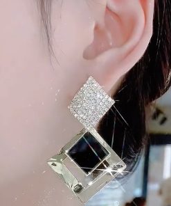 Trendy Black Geometric Diamond Drop Earrings - Retro Light Luxury Ear Accessories in Pure Silver for Women