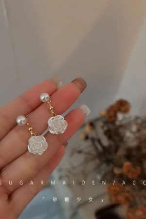 Trendy Camellia Flower Clip-On Earrings for Women, 2025 Niche Design, No Ear Holes Required, Fashionable Rose Floral Jewelry