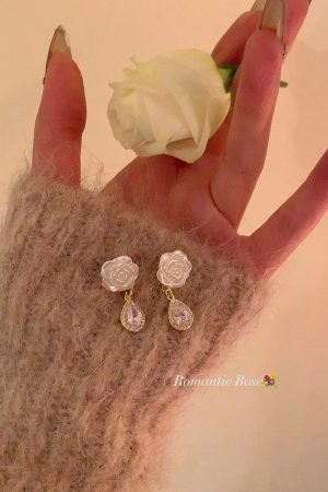 Trendy Camellia Flower Clip-On Earrings for Women, High-End Niche Design, 2025 Fashion Statement, No Ear Holes Needed