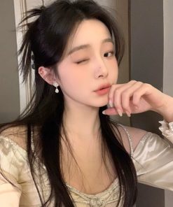 Trendy Camellia Flower Clip-On Earrings for Women, High-End Niche Design, 2025 Fashion Statement, No Ear Holes Needed