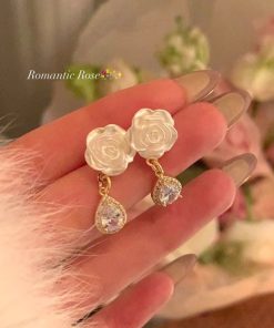 Trendy Camellia Flower Clip-On Earrings for Women, High-End Niche Design, 2025 Fashion Statement, No Ear Holes Needed
