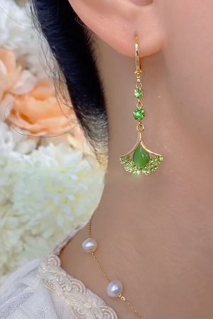 Trendy Cat's Eye Stone Ear Clips, High-End Green Ginkgo Leaf Earrings, Fashionable Internet Celebrity Style Accessories