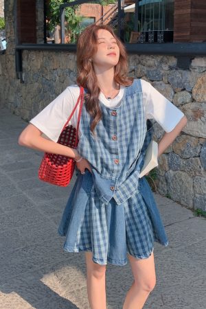 Trendy Checkered Denim Vest and Skirt Three-Piece Set for Summer - Age-Reducing OOTD, High-End College Style