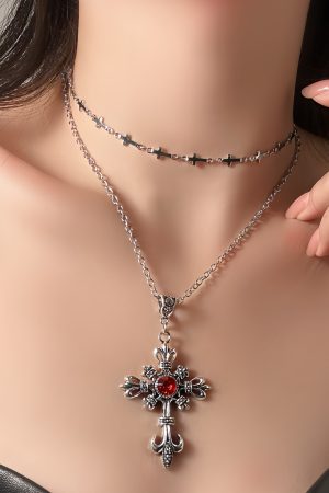 Trendy Cross Stacked Choker Necklace for Women - High-End Clavicle Neck Chain Accessory, Cool Fashion Statement Piece