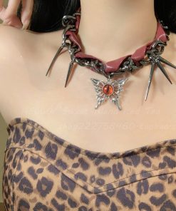 Trendy Dark Style Butterfly Necklace for Women, Niche Design Clavicle Chain, Heavy-Duty Accessory for Sweet and Cool Looks
