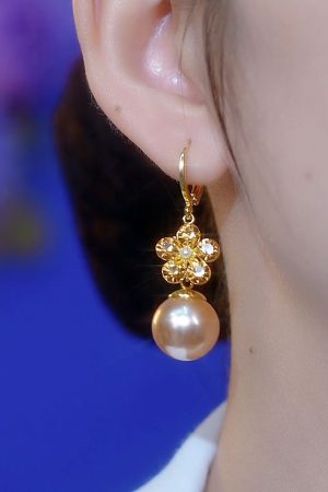 Trendy Five-Petal Pearl Drop Earrings - Fashionable Statement Jewelry to Enhance Any Outfit and Slim the Face