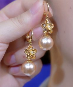 Trendy Five-Petal Pearl Drop Earrings - Fashionable Statement Jewelry to Enhance Any Outfit and Slim the Face