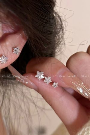 Trendy Five-Pointed Star Earrings for Women - 2025 Light Luxury Ear Accessories with High-End Appeal