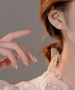 Trendy Floral Stud Earrings for Women, Elegant Minimalist Design, Small Summer Accessories, Exquisite Niche Style 2025