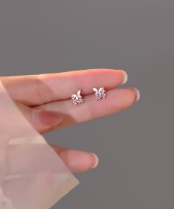Trendy Floral Stud Earrings for Women, Elegant Minimalist Design, Small Summer Accessories, Exquisite Niche Style 2025