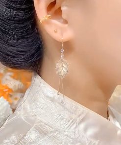 Trendy French High-End Style Long Tassel Ear Hooks with Micro-Inlaid Maple Leaf Design for a Slimming Effect