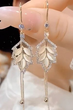 Trendy French High-End Style Long Tassel Ear Hooks with Micro-Inlaid Maple Leaf Design for a Slimming Effect