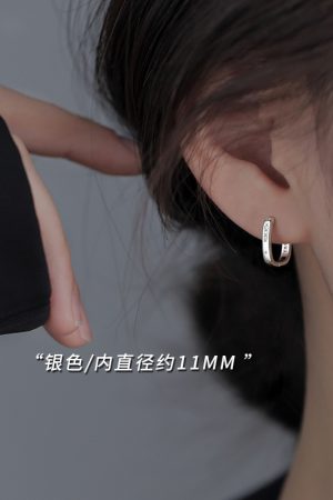 Trendy French Square Hoop Earrings for Women - Light Luxury High-End Studs for Autumn Winter 2025 Fashion