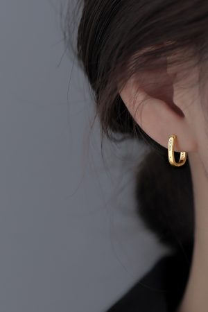 Trendy French Square Hoop Earrings for Women - Light Luxury High-End Studs for Autumn Winter 2025 Fashion