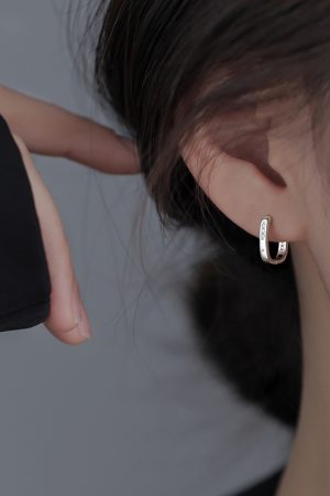 Trendy French Square Hoop Earrings for Women - Light Luxury High-End Studs for Autumn Winter 2025 Fashion