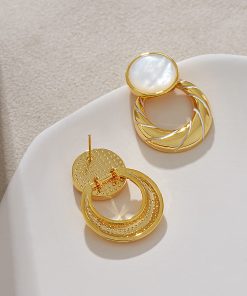 Trendy French Style Round Shell Drop Earrings - Unique High-End Design for Women, Slimming 2025 Fashion Statement