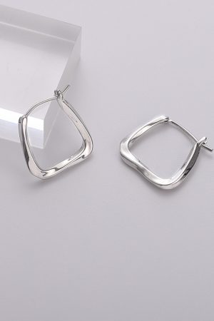 Trendy French-Style Square Earrings for Women - High-End Autumn/Winter Ear Accessories, Chic Ear Clips & Hoops 2025