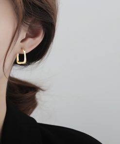 Trendy French-Style Square Earrings for Women - High-End Autumn/Winter Ear Accessories, Chic Ear Clips & Hoops 2025