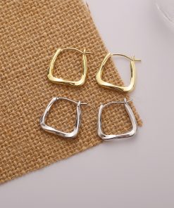 Trendy French-Style Square Earrings for Women - High-End Autumn/Winter Ear Accessories, Chic Ear Clips & Hoops 2025