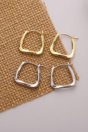 Trendy French-Style Square Earrings for Women - High-End Autumn/Winter Ear Accessories, Chic Ear Clips & Hoops 2025